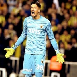 Altay Bayındır'ın menajeri: F.Bahçe'de kalmak istiyor