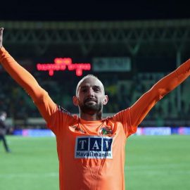 Efecan: Erol Bulut F.Bahçe'de yüzde yüz başarılı olur