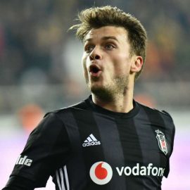 Ljajic, Beşiktaş'tan ayrılmak istemiyor