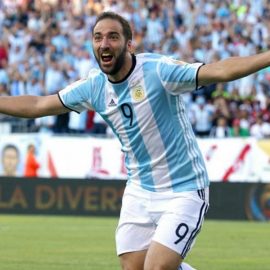 Newcastle ve Wolves, Higuen'i istiyor