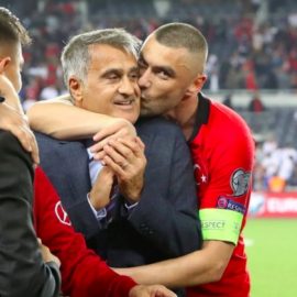 Burak Yılmaz, Şenol Güneş'in doğum gününü kutladı