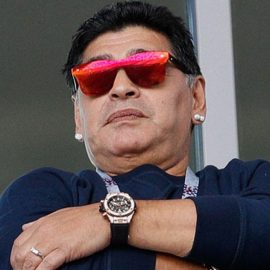 Gimnasia'da Maradona'nın sözleşmesi uzatıldı
