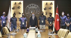 Bakan Kasapoğlu Tanyeli Roket Takımı'nı kabul etti