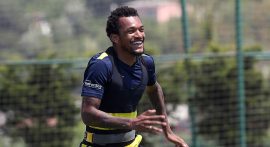 Fenerbahçe Jailson'u KAP'a bildirdi