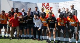 Kayserispor'da 9 futbolcu için imza töreni düzenlendi