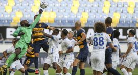 MKE Ankaragücü Büyükşehir Belediye Erzurumspor'u ağırlıyor