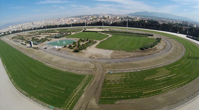 İzmir’de at yarışları ertelendi