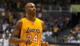 Lakers şampiyonluğu Kobe'ye ithaf etti