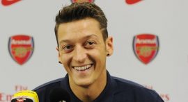 Mesut Özil'den 1400 öğrenciye öğle yemeği
