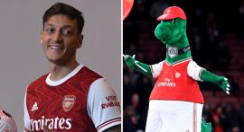 Mesut Özil'den işten çıkarılan maskota destek