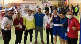 Olimpik Kadın Boks Milli Takımı'ndan 3 madalya aldı
