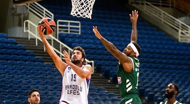 Anadolu Efes Yunanistan’dan galip döndü