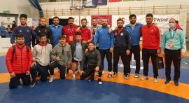 Milli güreşçiler Polonya'da şampiyon oldu