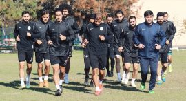 Sakaryaspor'da 3 kişinin testi pozitif çıktı