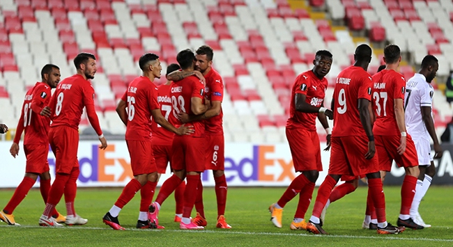 Sivasspor’un yüzü Avrupa’da 11 yıl sonra güldü