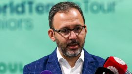 Bakan Kasapoğlu'ndan İbrahim Çolak'a tebrik