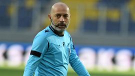 Derbinini hakemi Cüneyt Çakır