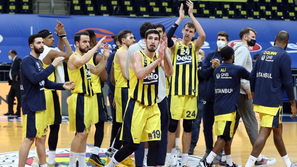 Fenerbahçe Beko Rusya’da farklı kazandı