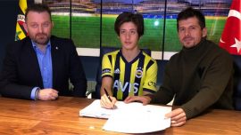 Fenerbahçe'den altyapı oyuncusuna profesyonel sözleşme