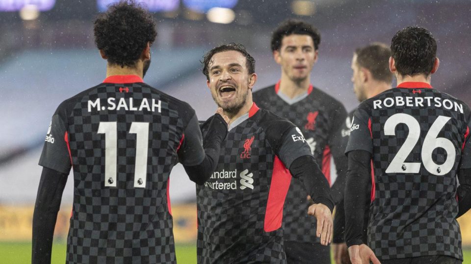 Liverpool 3 puanı 3 golle aldı