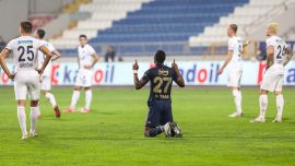 Thiam ilk gollerini eski takımına attı