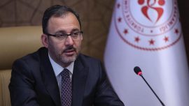 Bakan Kasapoğlu'ndan Cansu Bektaş'a tebrik