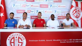 Antalyaspor'da çifte imza