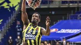Dyshawn Pierre 3 yıl daha Fenerbahçe'de
