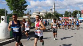 Edirne'de Sınırsız Dostluk Yarı Maratonu koşuldu