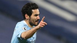 İlkay Gündoğan'dan otizmli çocuklara imzalı forma