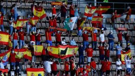 İspanya'da futbol ve basketbol maçları seyircili oynanacak