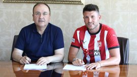 Sefa Yılmaz Sivasspor'a imza attı