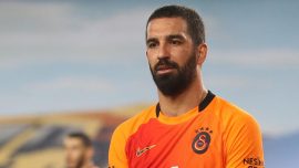 Arda Turan 1 yıl daha Galatasaray'da