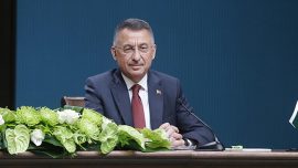 Cumhurbaşkanı Yardımcısı Oktay, Ali Gürbüz'ü tebrik etti