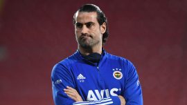 Fenerbahçe Volkan Demirel ile yollarını ayırdı