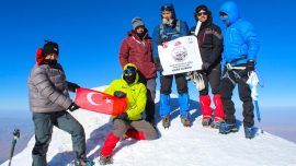 Tırmanışa açılan Ağrı Dağı'na dağcıların ilgisi artıyor