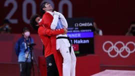 Tokyo 2020'de tekvandoda bronz madalya sevinci