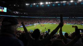 UEFA'dan İngiltere-Danimarka maçına soruşturma