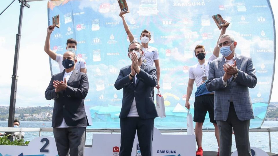 Bakan Kasapoğlu: Hedef bu yıl 1,5 milyon kişiye yüzme öğretmek