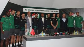 Bursaspor 10 yeni futbolcuyu kadrosuna kattı
