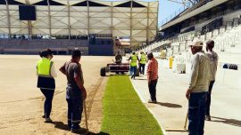 İzmir'deki Alsancak Stadı'nda çim serimi başladı