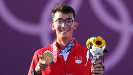 Olimpiyat şampiyonu Mete Gazoz Türkiye'de