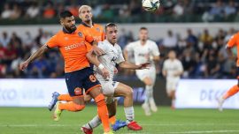 Fenerbahçe Başakşehir'e 2 golle yenildi