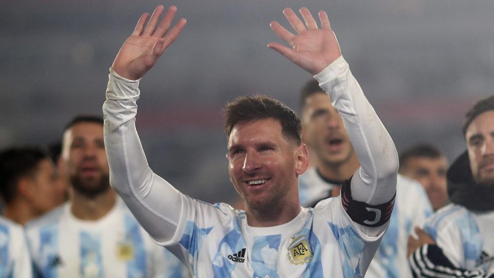 Lionel Messi Brezilyalı Pele’yi geçti