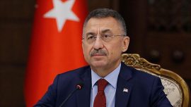 Cumhurbaşkanı Yardımcısı Oktay Özel Sporcular Down Futsal Milli Takımı'nı kutladı
