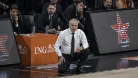 Galatasaray Nef Başantrenörü Ekrem Memnun'dan büyük fedakarlık