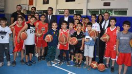 Şırnak'ta yapılan tesislerde gençler spora yönlendiriliyor