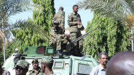 Sudan'da darbe girişimi sonrası halka sokağa inme çağrısı