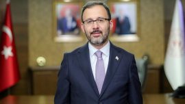 Bakan Kasapoğlu Naim Süleymanoğlu'nu andı