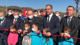 Bakan Kasapoğlu Zonguldak'ta spor tesisi açılışına katıldı